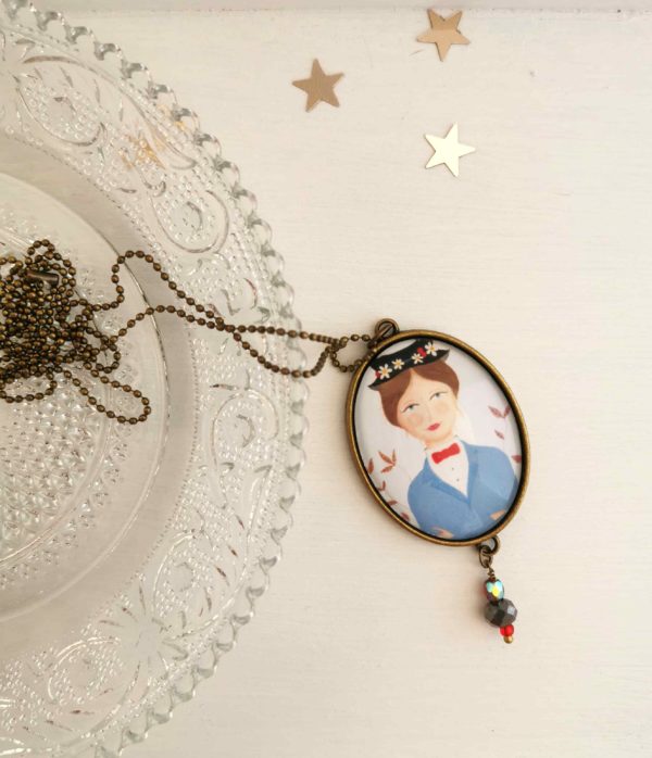 Collana con medaglione ovale dal sapore retrò, decorato con illustrazione che raffigura Mary Poppins